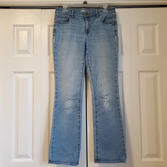 💐5/$35💐 Size 6 - Mid-Rise Kicker Boot Cut Jeans - Old Navy - Picture 2 of 6